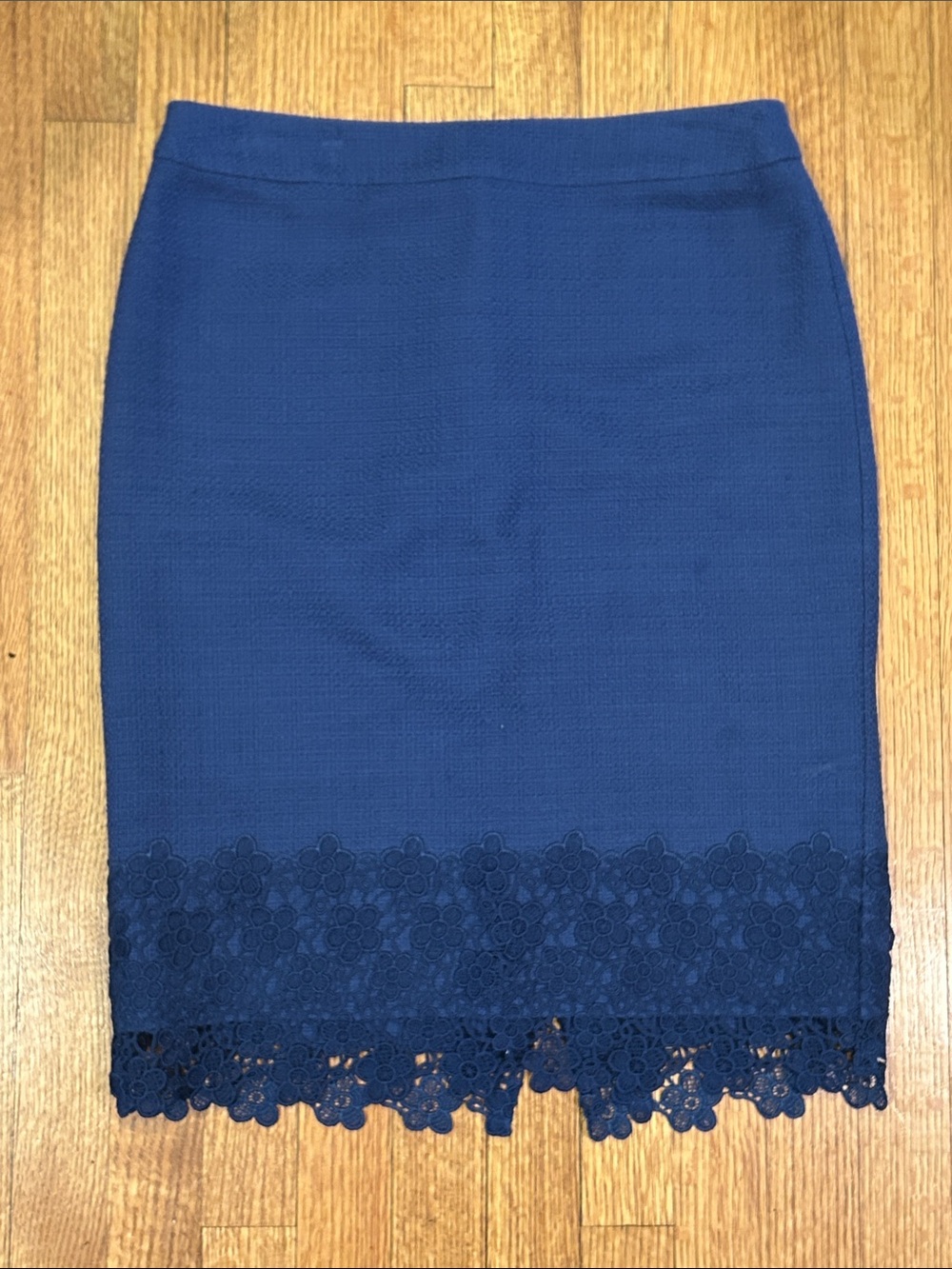 Talbots Blue Pencil Skirt with Floral Lace Hem Size 6